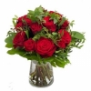 Sevgiliye Vazoda Kırmızı Güller